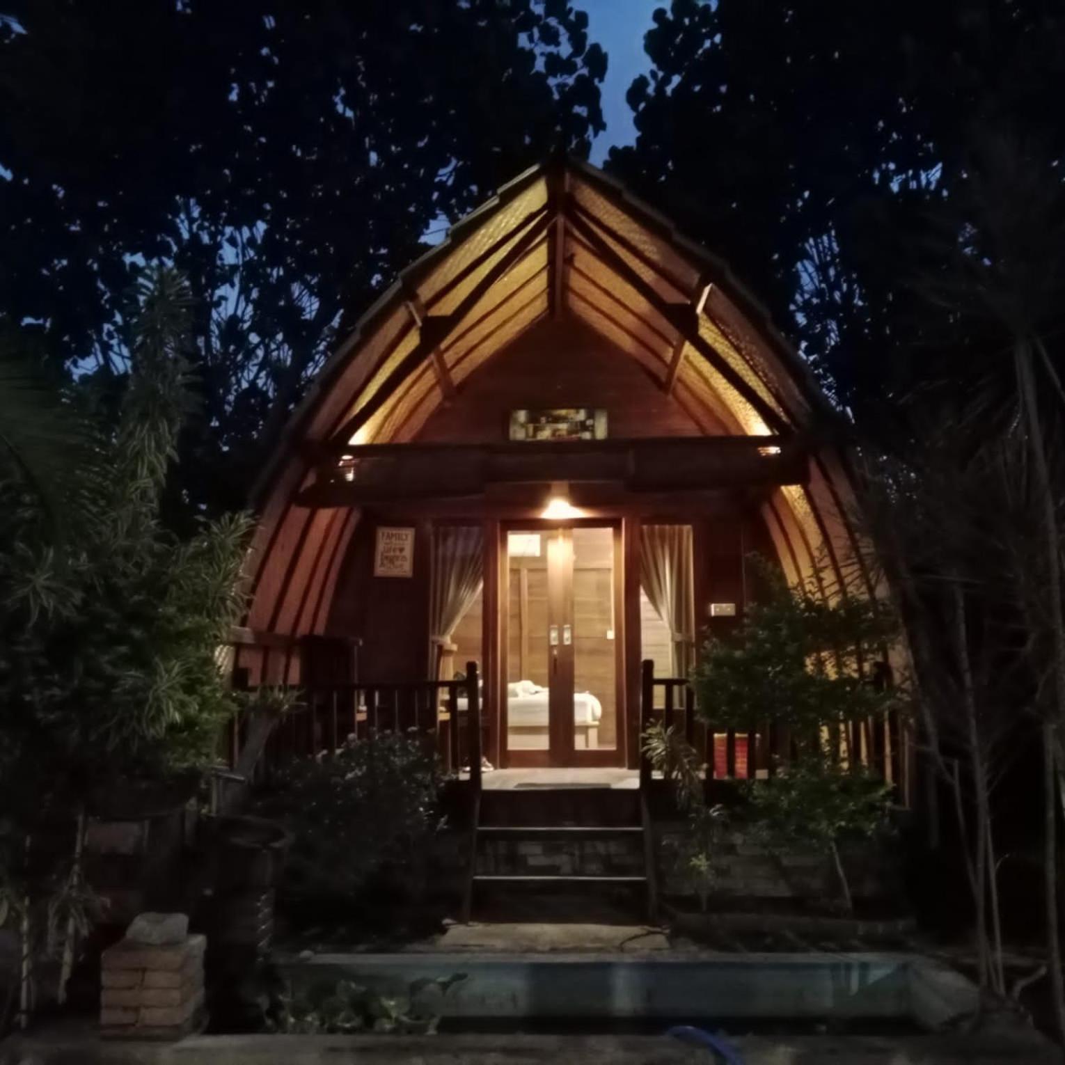 Maha Nusa Menjangan Banyuwedang Exterior photo